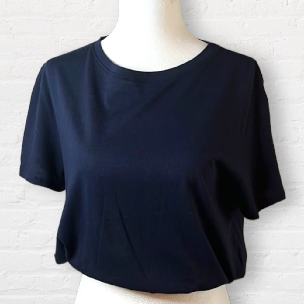 𝅺you can always come crash at my place navy blue ss crop top elastic waist SZ M